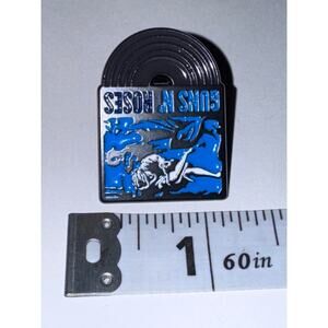 Guns N Roses GNR pin brooch